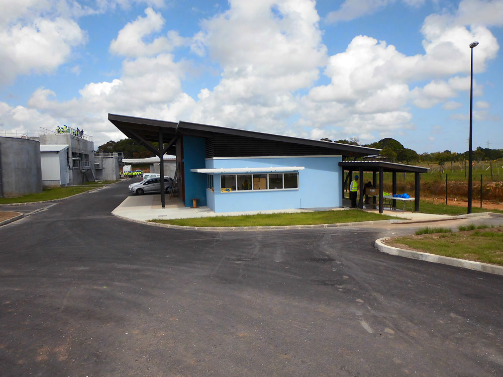 L'entrée de l'usine de production d'eau potable Serge Adelson à Macouria