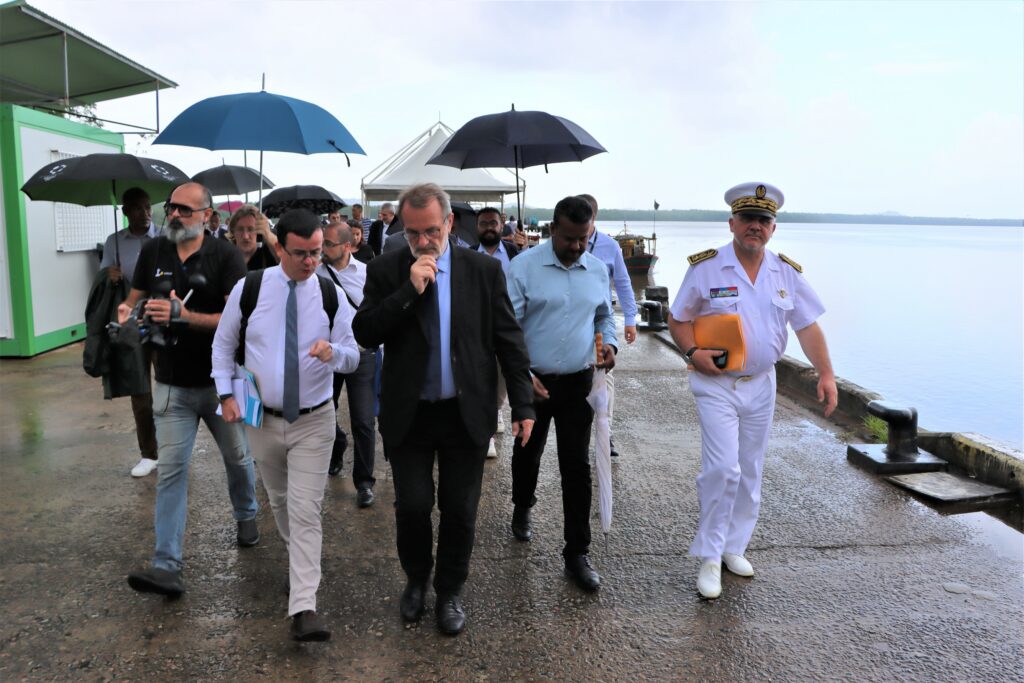 12-14 Visite ministre outre-mer port du larivot - 2